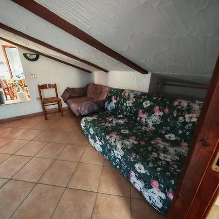 Santa Teresa Mansarda Parking Centro Holiday home