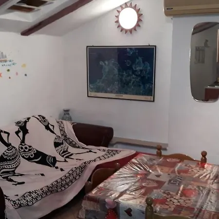 Santa Teresa Mansarda Parking Centro Holiday home *